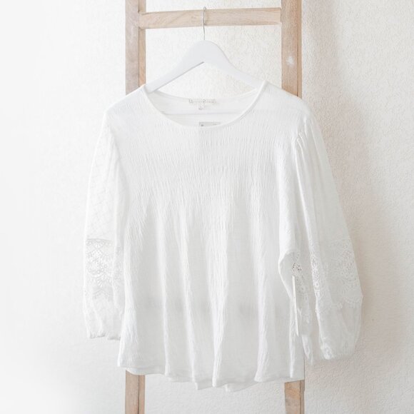 another reason Tops - NWT! ANOTHER REASON WHITE GAUZEY KNIT BLOUSE STATEMENT CROCHET LACE SLEEVES SZ L